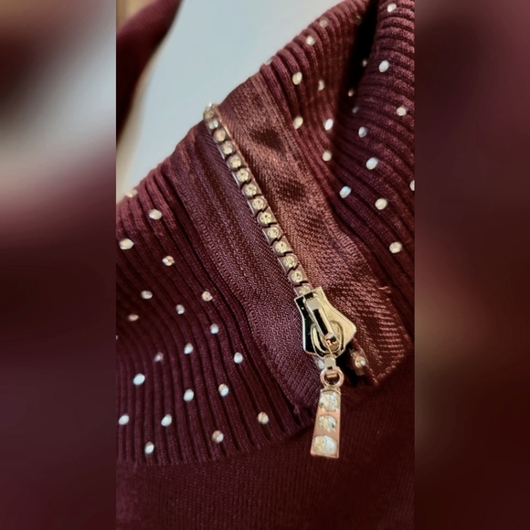 Questions Petites Sweater - Size L - Picture 2 of 9